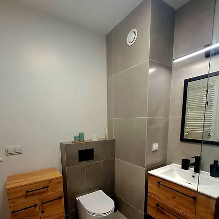 Bazylek, Miejsce Parkingowe W Garazu Podziemnym Apartman